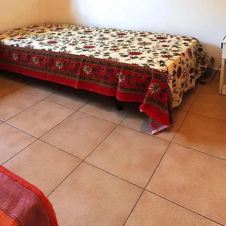 Silville, Apartment *